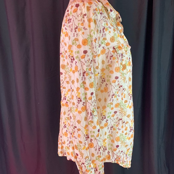 Old Navy cream and orange floral button down size XL - Picture 4 of 7